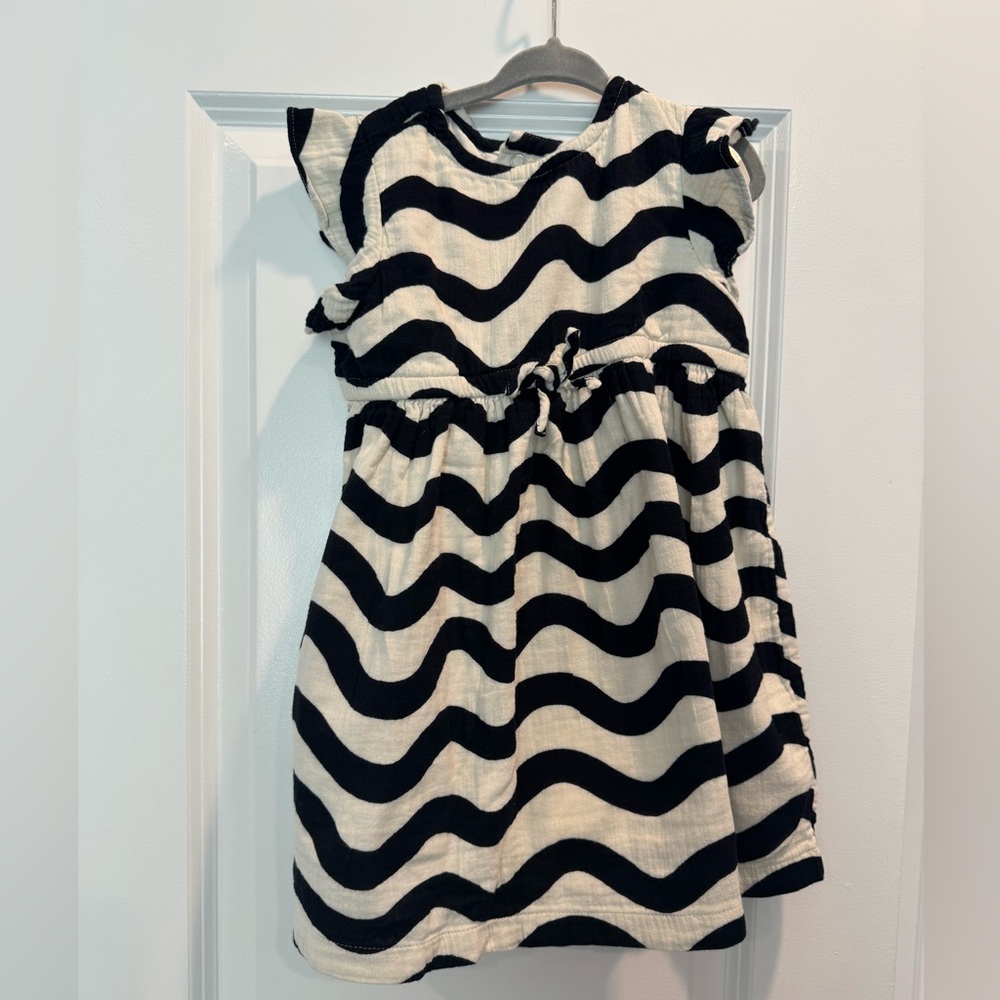 Hanna Andersson Flutter Sleeve Muslin Dress (LIKE NEW)